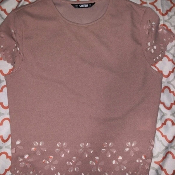 Laser cut fitted crop top - Picture 4 of 4